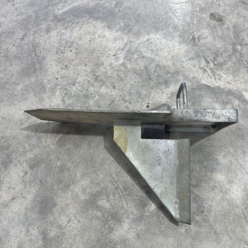 Strong boy acrow props top - ,
