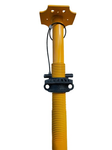 Strut wrench operated - j-strut,